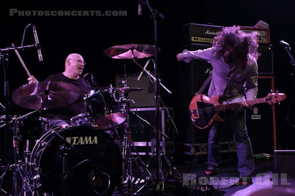 DINOSAUR JR - 2016-10-31 - PARIS - Elysee Montmartre - Louis Knox Barlow - Emmett Jefferson Murphy